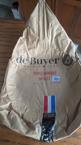 Buyer mineral round - de, b